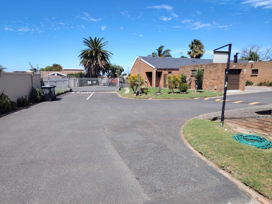 To Let 2 Bedroom Property for Rent in Eden Park Western Cape